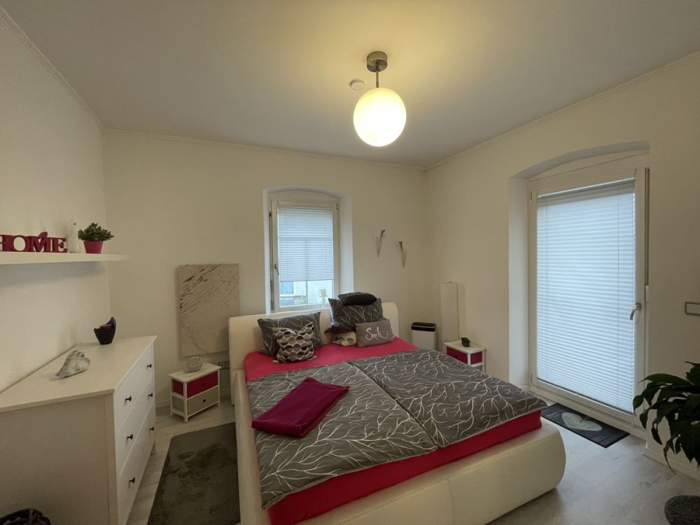 Ein teilvermietetes Zweifamilienhaus in guter Lage in Pleystein!