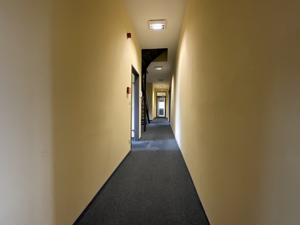 Flur mit Blick zum Eingang