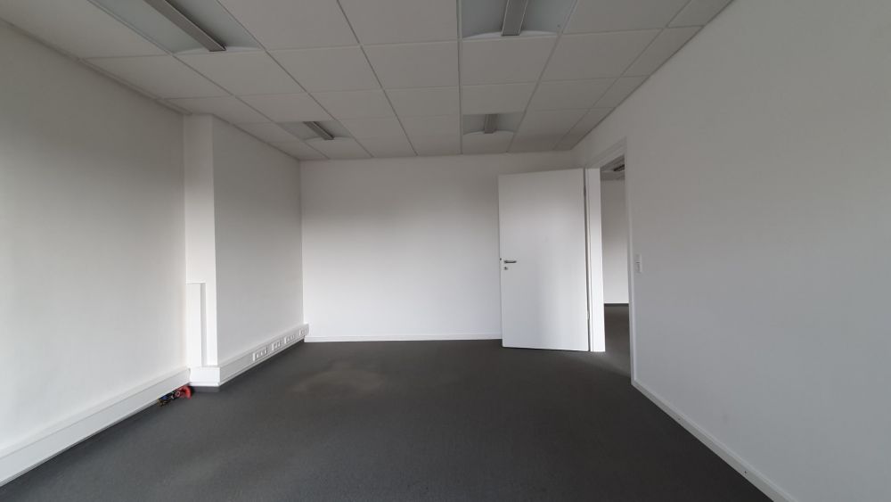 Helle Büroetage mit Dachterrasse