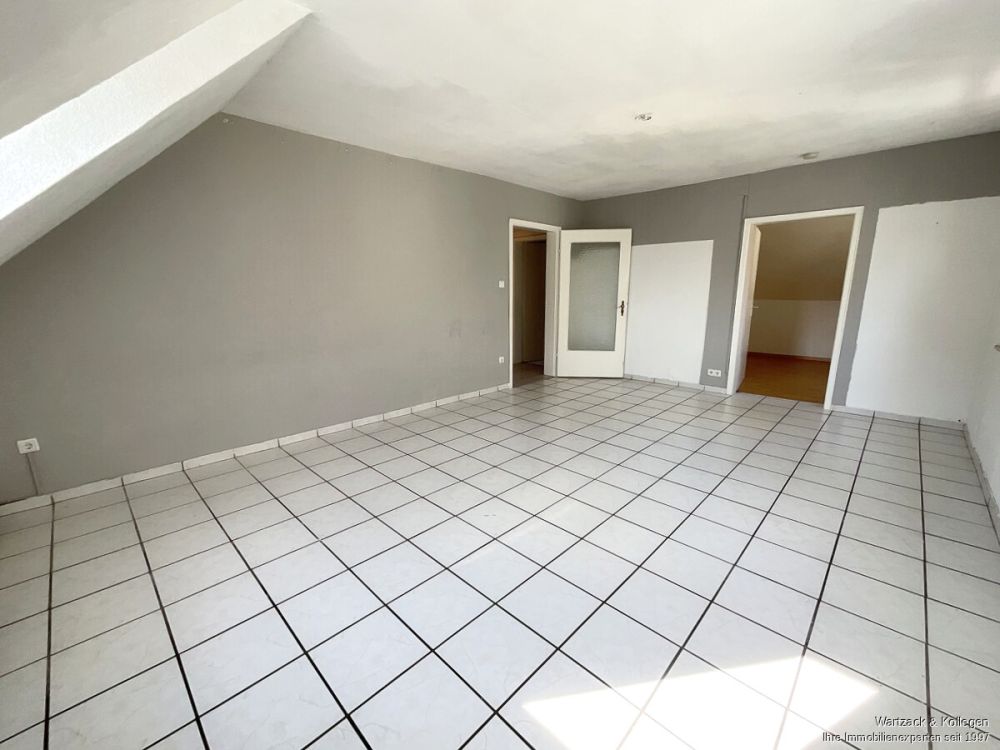 gemütliche 
4,5-Zimmer-Dachwohnung
zwischen Stadtpark & Marktplatz