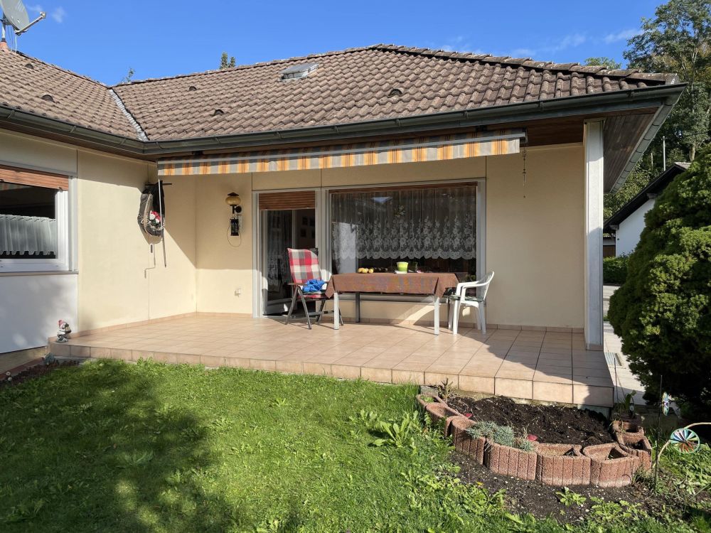 BUNGALOW-FERTIGHAUS AUF ÜBER 1.000 m²