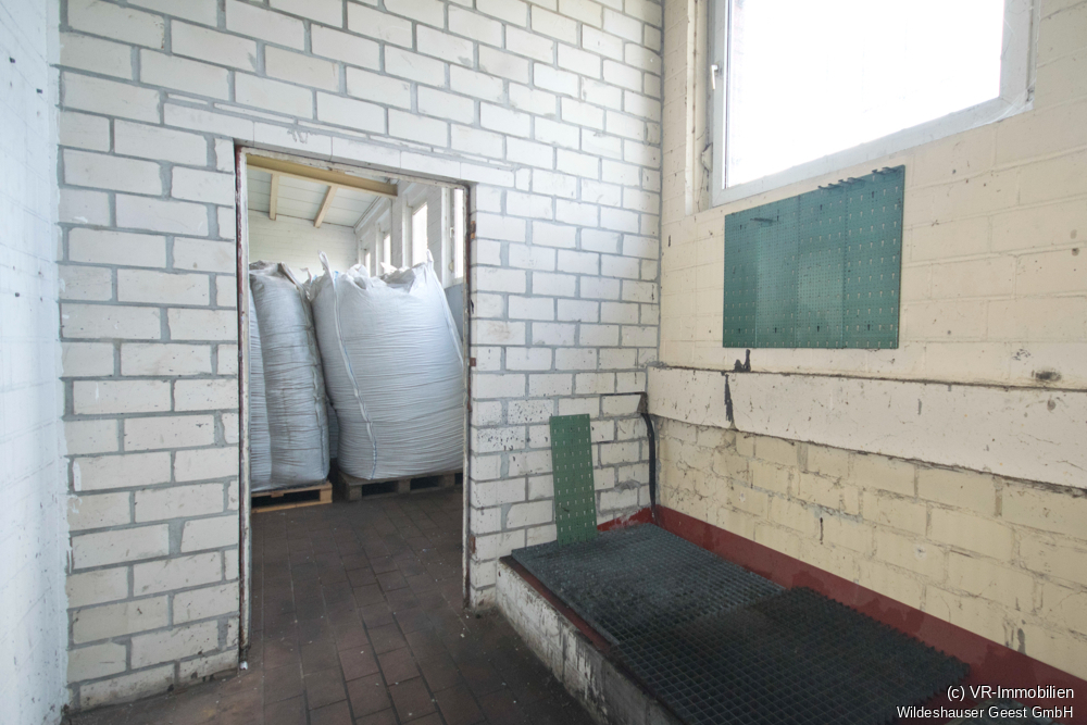 Flur zum hinteren Hallenteil