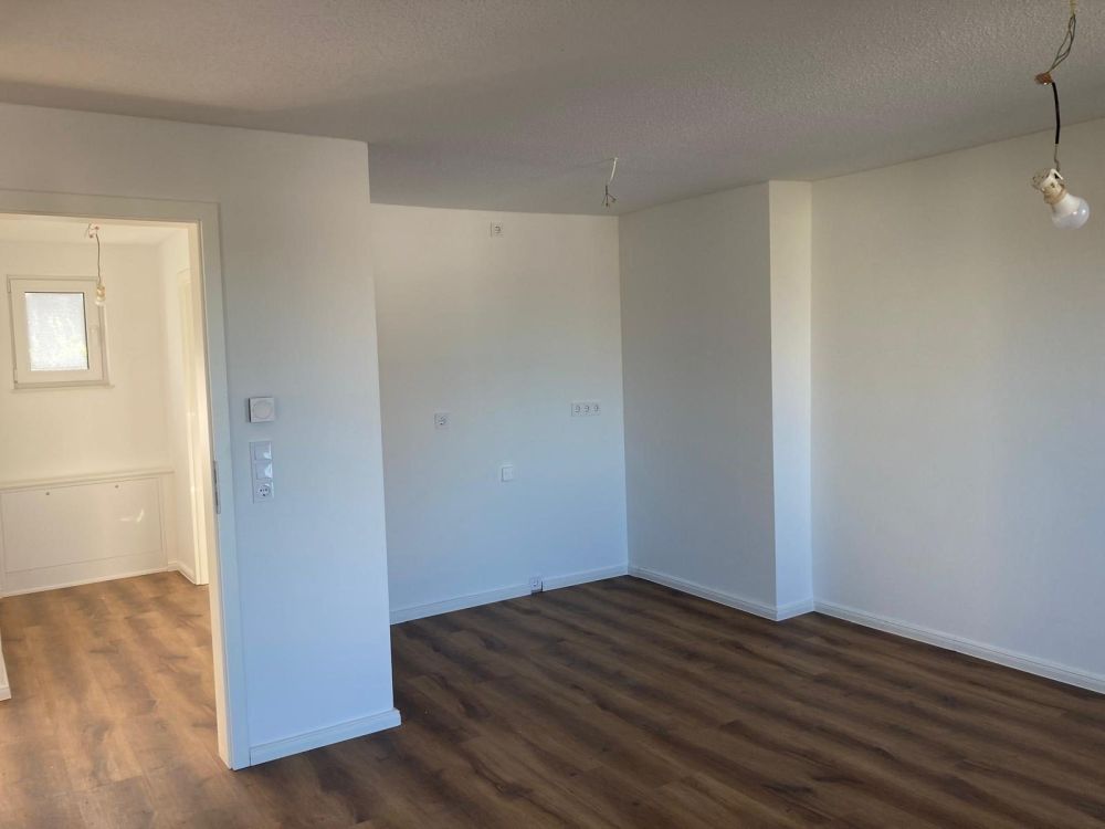 Kernsaniertes Reihenendhaus mit zwei separaten Wohneinheiten am Ellenberger Forst