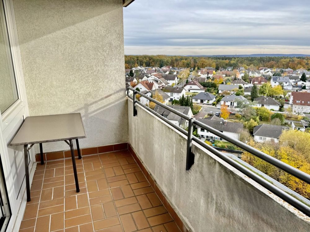 Lichtdurchflutete Eigentumswohnung mit Fernblick
- Tiefgaragenstellplatz+Außenstellplatz & Küche -