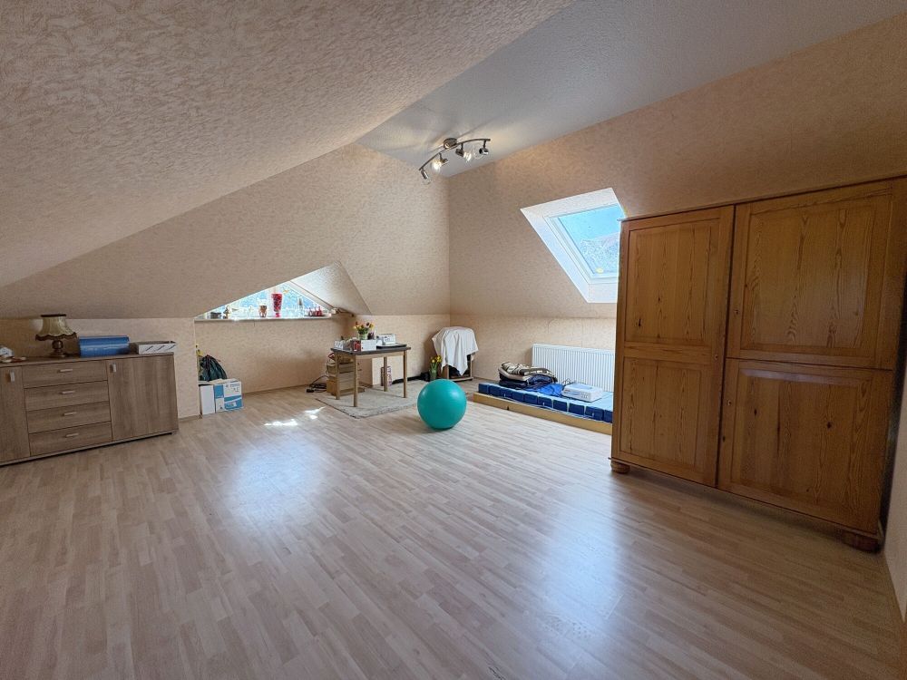 Ruhig gelegen - in zweiter Reihe!
ebenerdiger Bungalow
in zentraler Lage von
Neuenkirchen (11)