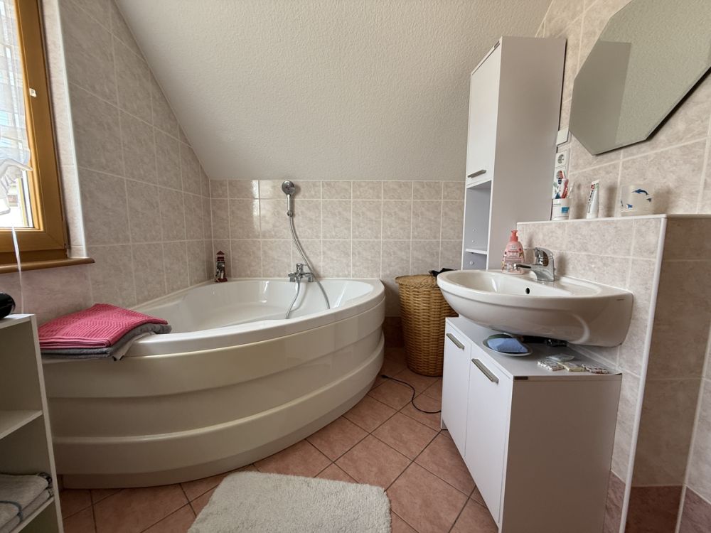 Neuwertiges Wohnhaus mit schönem Grundstück im Neubaugebiet!