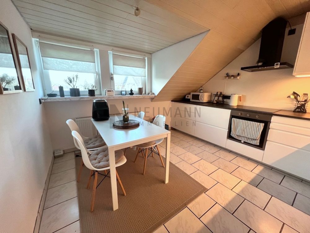 Große, helle 4 Zimmer Wohnung mit Loggia in Mörfelden