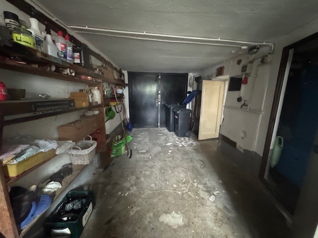 Wohnhaus mit zusätzlichem Wiesengrundstück