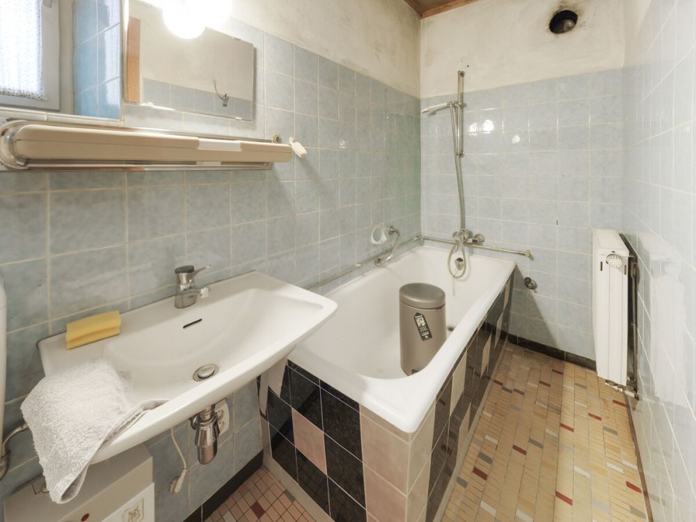 Wohnen mit Blick auf die Altmühl - Großes Einfamilienhaus in Ornbau! (12)