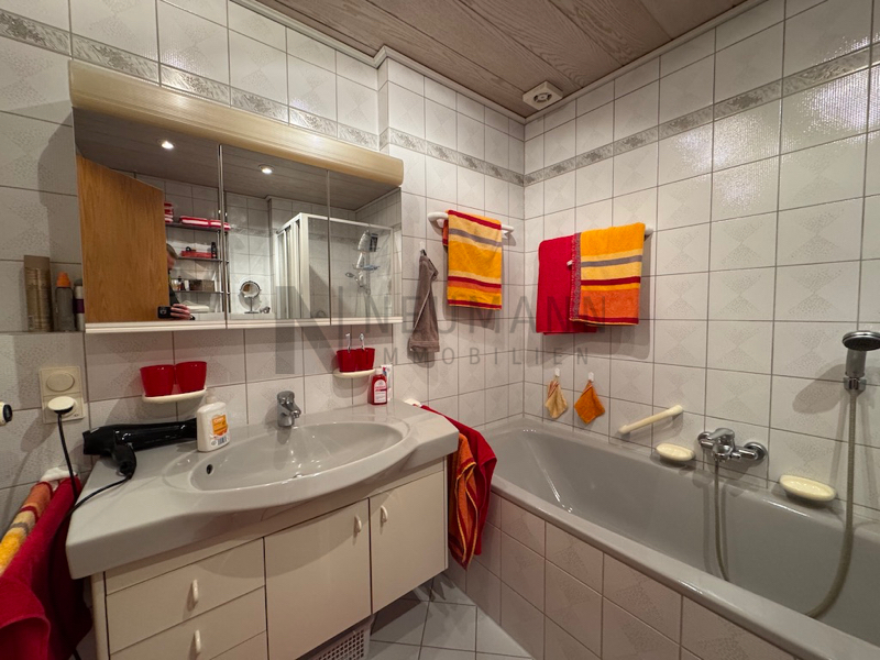 Großes Mehrfamilienhaus mit Garten in schöner Lage von Mörfelden