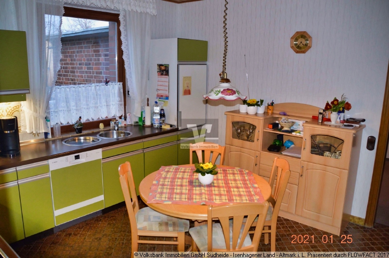 *** GROSSES HAUS - GEPFLEGT - GROSSER GARTEN - GARAGE ***