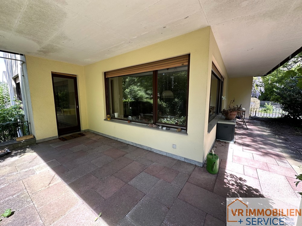 Ihr Eigenheim im Grünen- Wohnhaus mit Doppelgarage und Garten in 97616 Bad Neustadt/S.