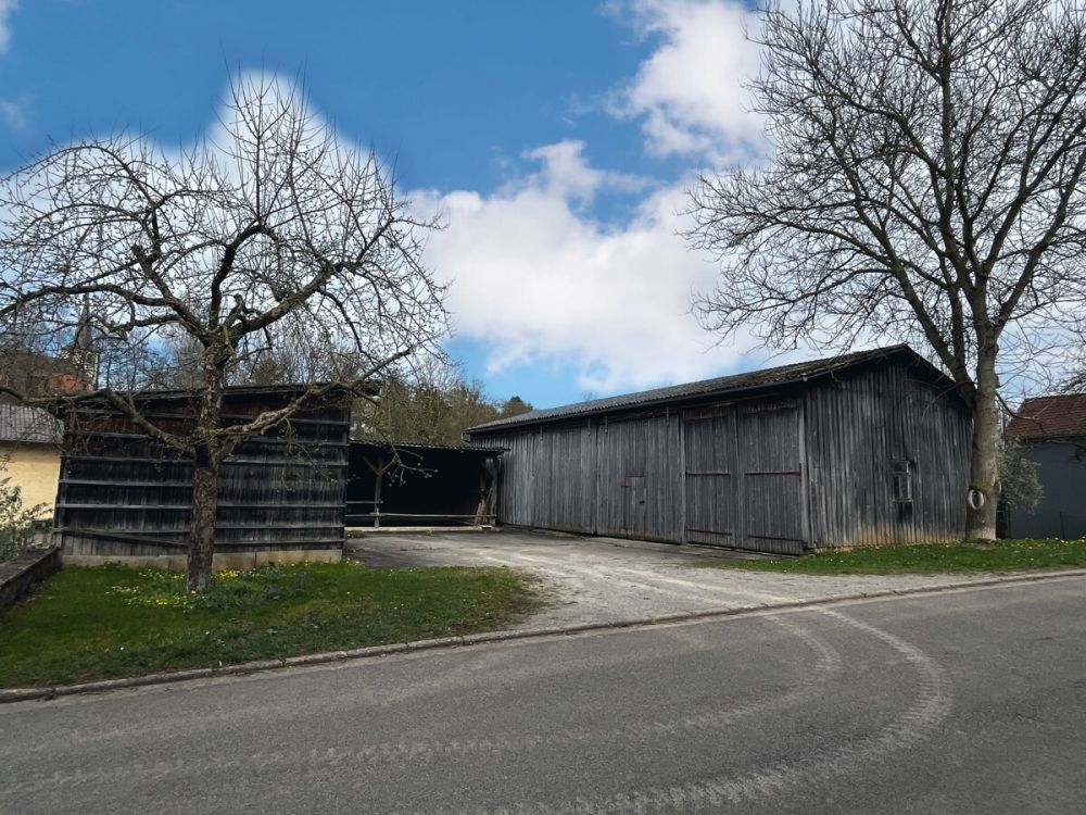 Großzügiges Wohnen in ländlichem Umfeld mit genügend Platz für die ganze Familie und deren Hobbys! (12)