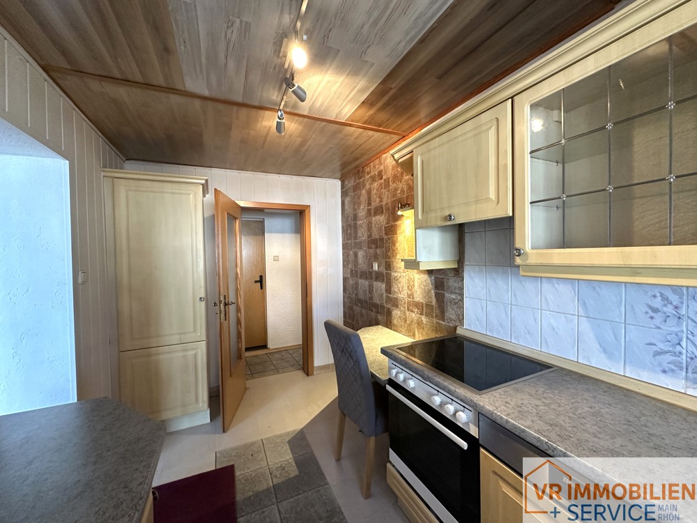 Doppelhaushälfte mit zwei Wohneinheiten und großem Potenzial in 98617 Meiningen-Walldorf