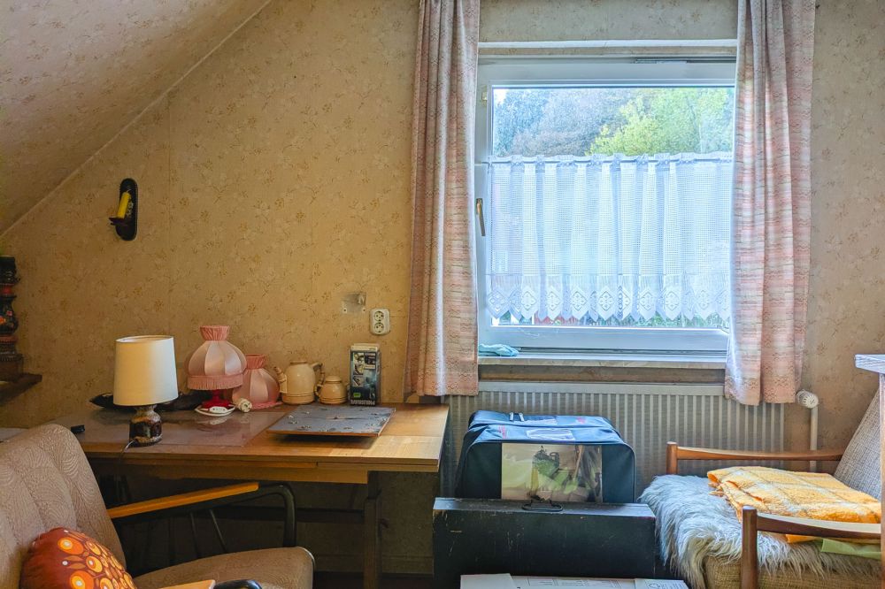 Interessantes Haus, großes Grundstück, separater Bauplatz im ruhigen von Natur umgebenen Sensbachtal