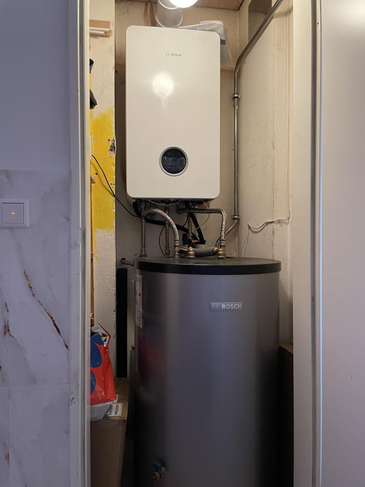 5-FAMILIEN-HAUS - VOLL VERMIETET