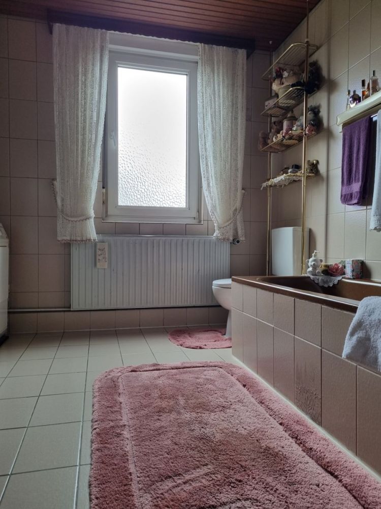 Zweifamilienhaus mit weiterer Ausbaumöglichkeit!