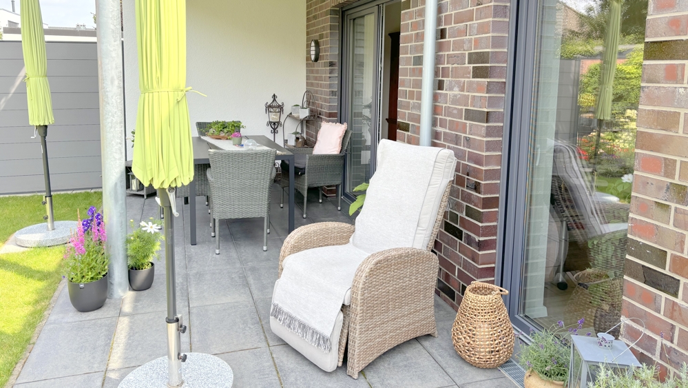 Bezugsfreie, neuwertige 2-Zimmer-Wohnung mit Terrasse, Gartenanteil und Garage in Bad Zwischenahn