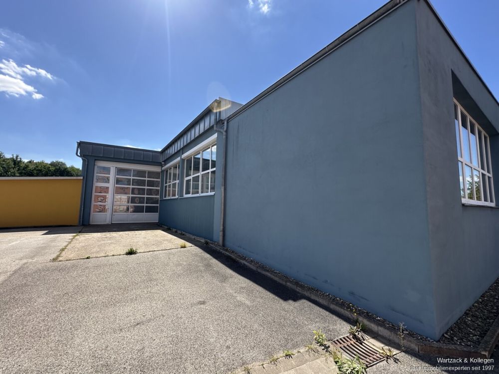 Vollständig neu renovierte Produktionshalle 
- zusätzliche Hallen- bzw. Büroflächen möglich