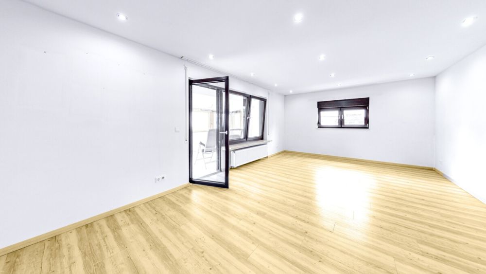 Alle unter einem Dach. Geräumiges Zweifamilienhaus in Erlangen-Frauenaurach.