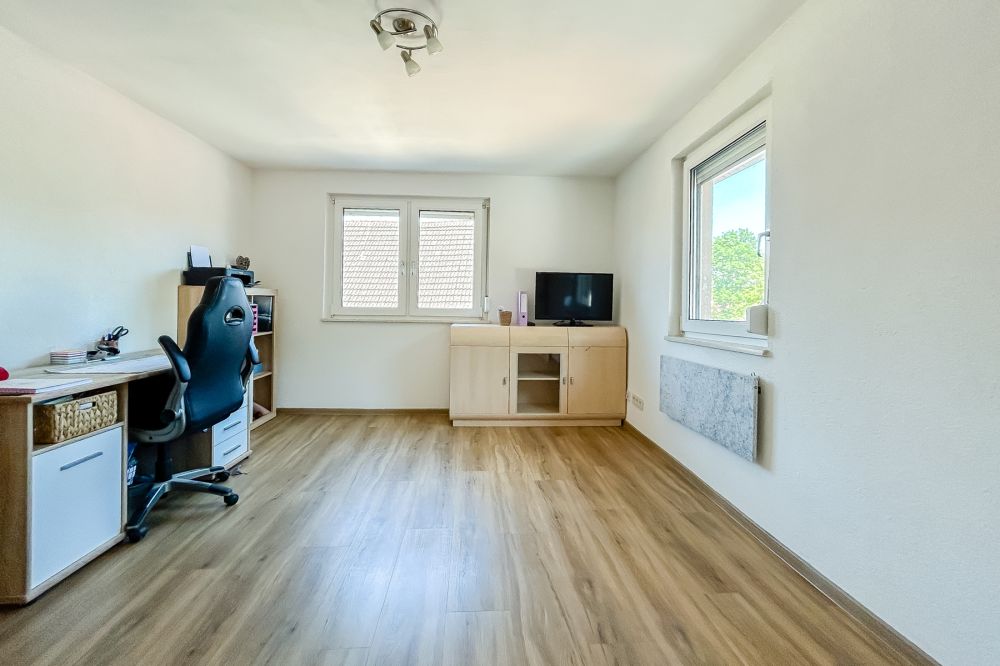 Sanierter Wohntraum: Einfamilienhaus mit PV-Anlage, Klimaanlage und Nebengebäude!