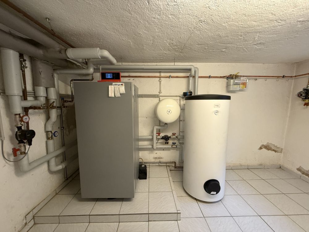 Renovierungsbedürftiges Wohnhaus mit Garage in Mitterteich!