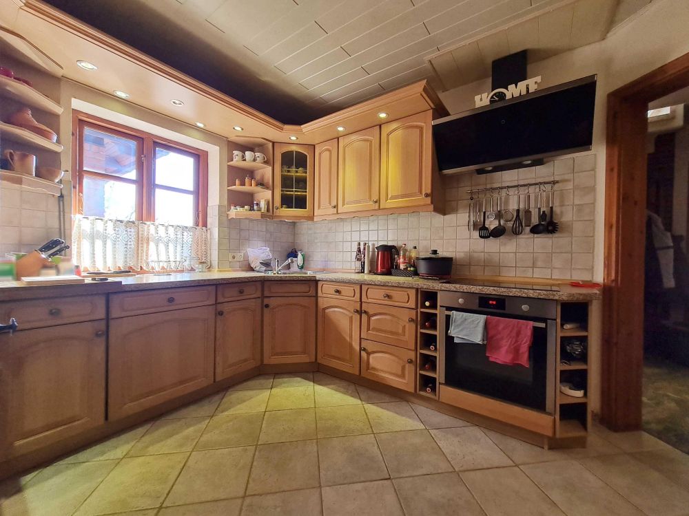 Kernsaniertes, gepflegtes Einfamilienhaus unweit der B200 und dennoch in ruhiger Lage