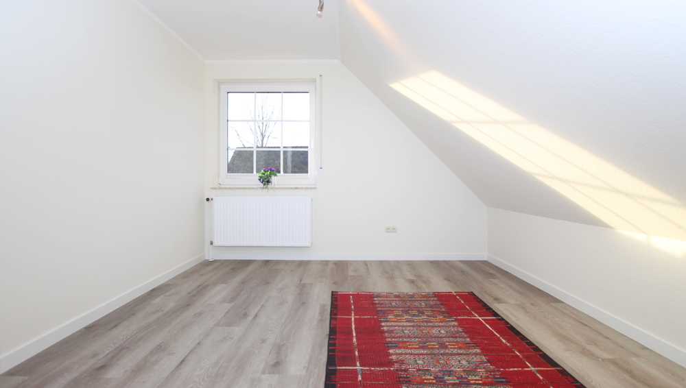 Attraktives EFH mit Wintergarten, Nebengebäude und großzügigem Garten in zentraler Lage von Edewecht