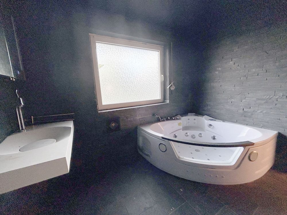 Renovierungsbedürftige Eigentumswohnung mit Garage im Hochpaterre: Ihr neues Zuhause in Ahlen erwartet Sie!