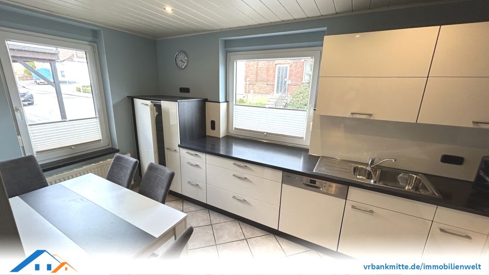 Charmante Doppelhaushälfte mit Potenzial – ruhiges Wohnen auf 3 Ebenen