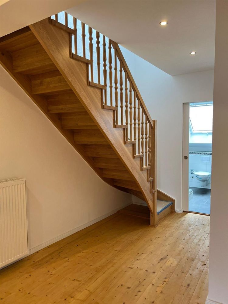 3.OG, Flur mit Aufgang zum Spitzboden