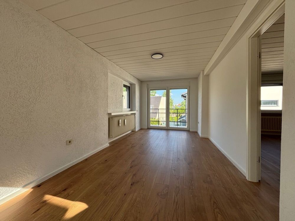 Charmante Doppelhaushälfte auf dem Heilsberg: Mit neuem Dach, Heizung und PV-Anlage