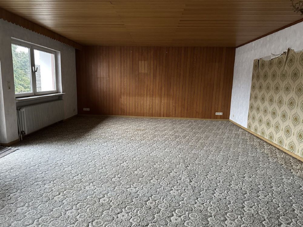 Vielseitiges Wohnhaus mit großem Grundstück und separater Einheit