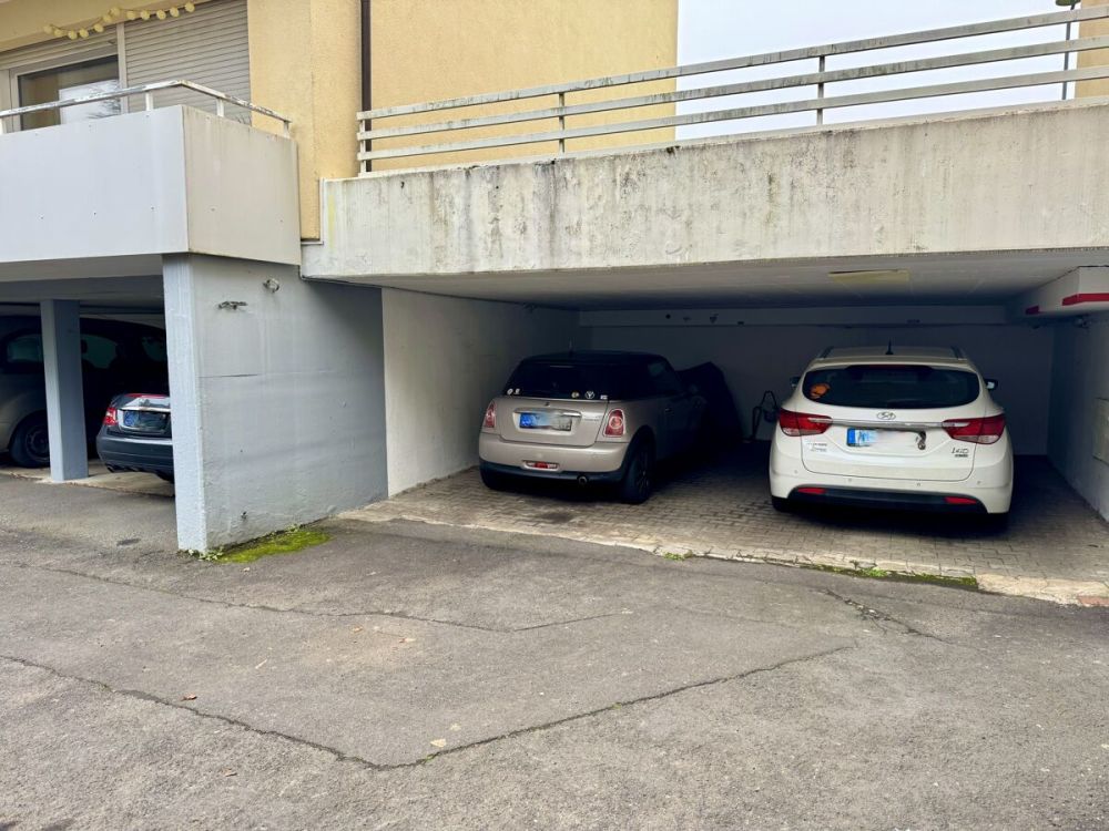 Überdachter Stellplatz