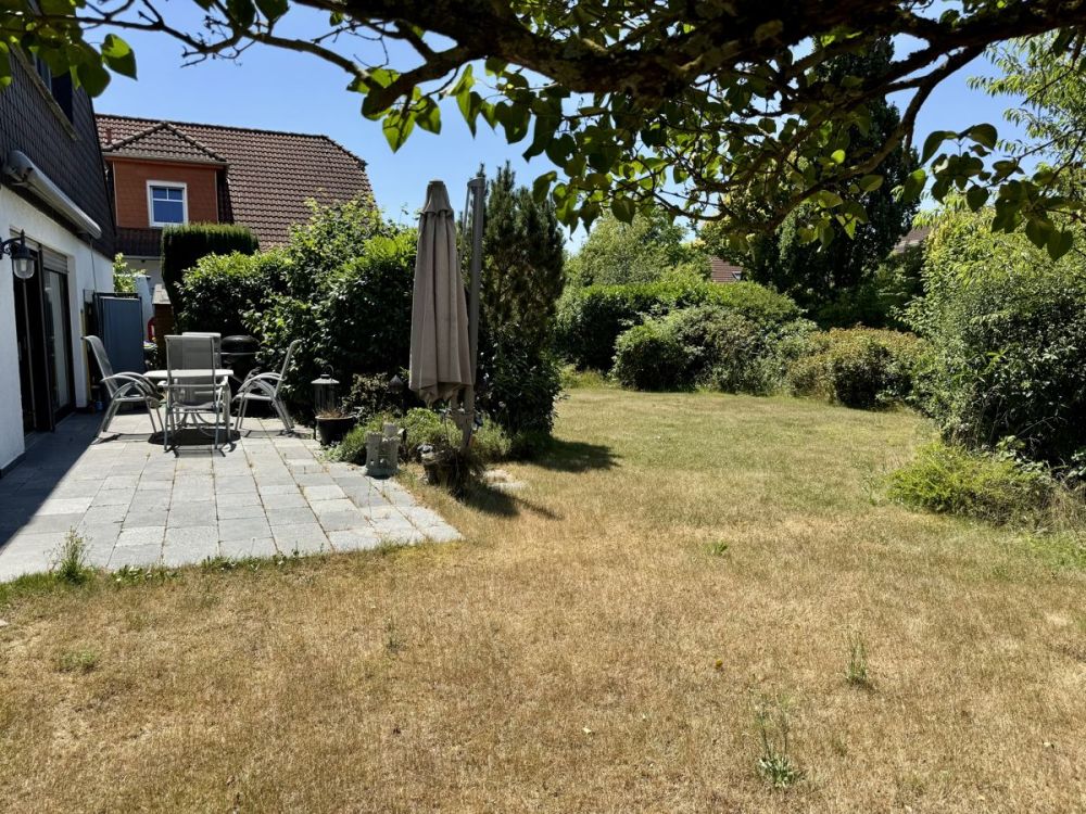 Freistehendes Einfamilienhaus in Traumlage
- Offen, großzügig und umgeben von Grün -