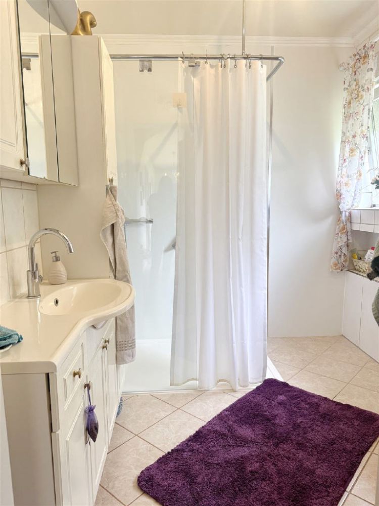 Charmantes Wohnhaus auf parkähnlichem Grundstück