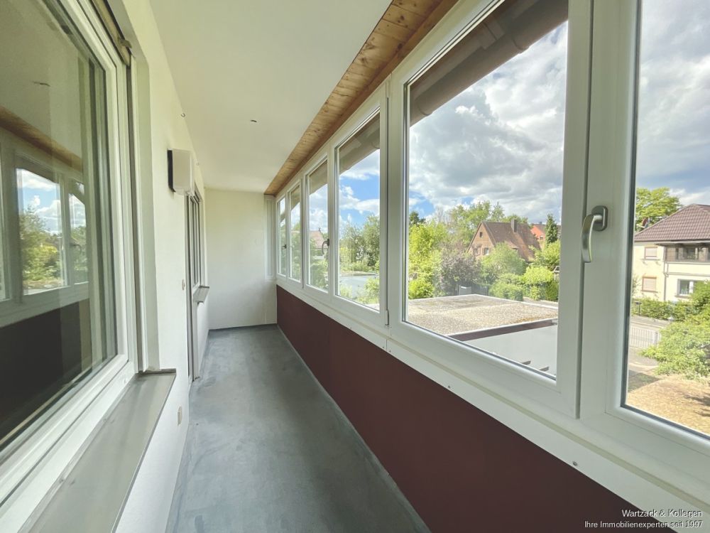 überdachter Balkon