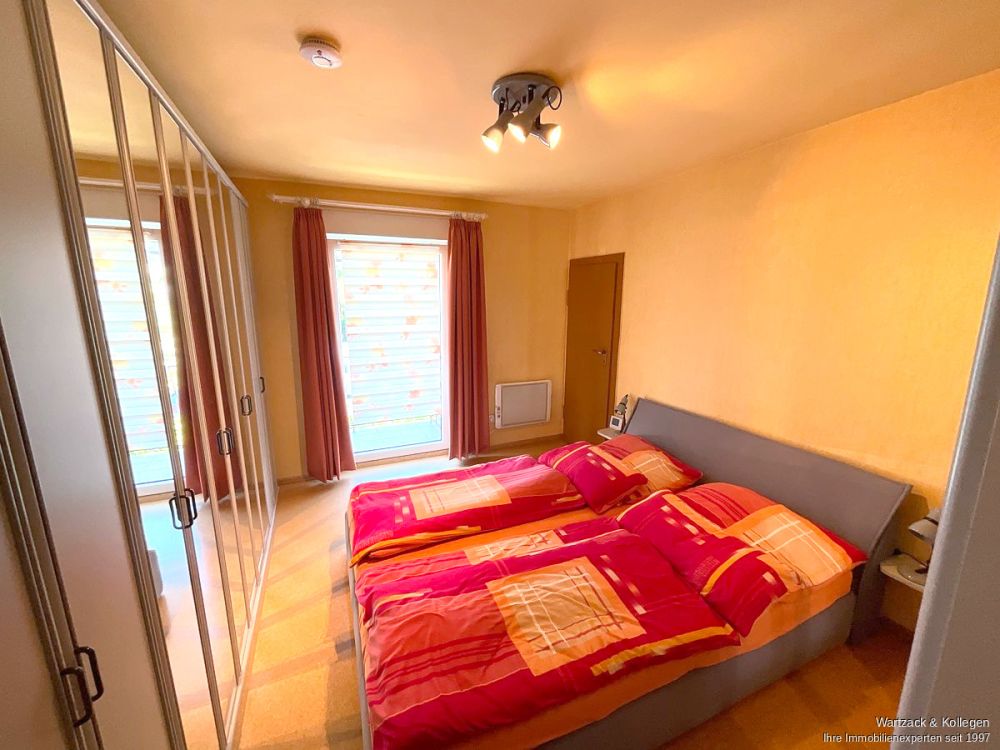 Interessante Kapitalanlage - Doppelhaus mit 2 Wohnungen und einer Doppelhaushälfte in Büchenbach