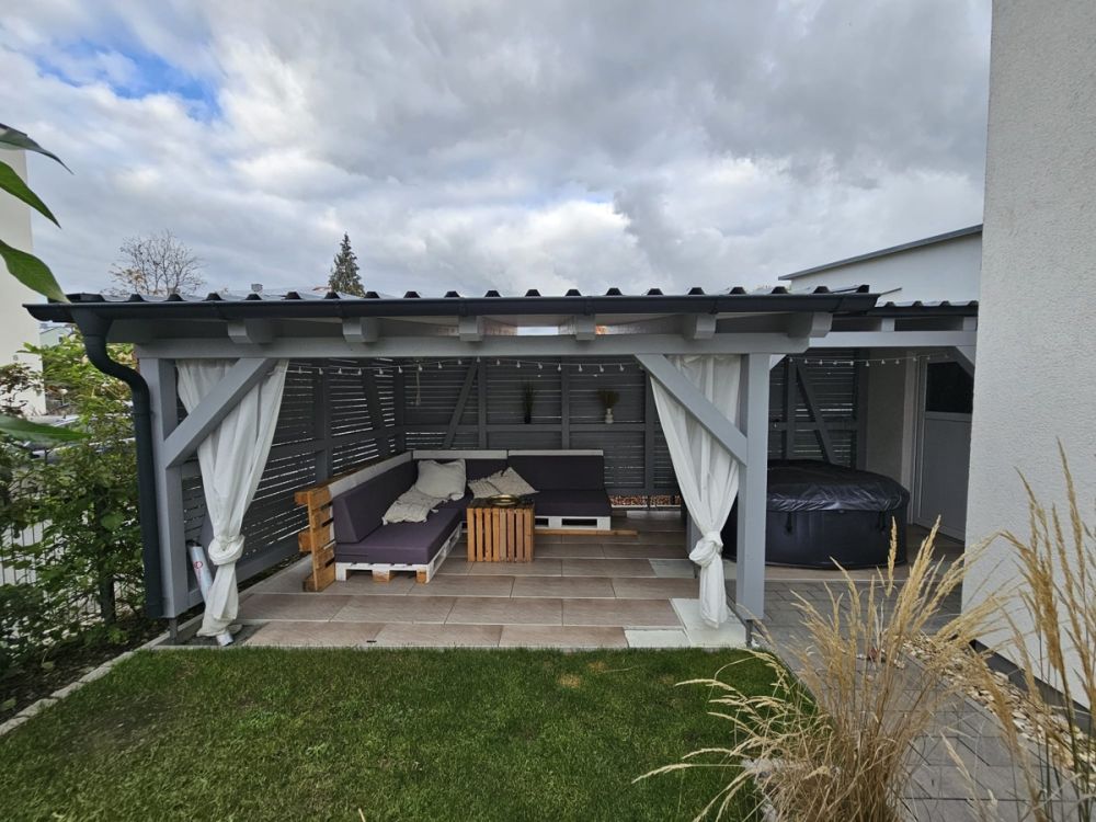 überdachter Freisitz