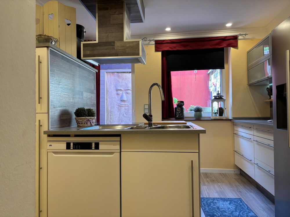 VIE-Dülken: Charmeoffensive! Bemerkenswert kuscheliges Haus 4 Schlafzimmer + Kamin + Wellness Lounge