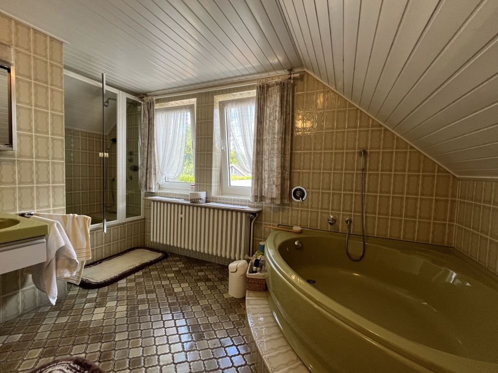 Wohnglück im Grünen, mit Bick ins Weite!
Zweifamilienhaus mit 
ca. 4.900 m² Grundstück
in Rheine (12)