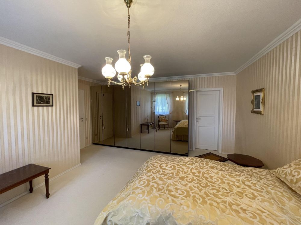 Zimmer EG mit Bad en Suite