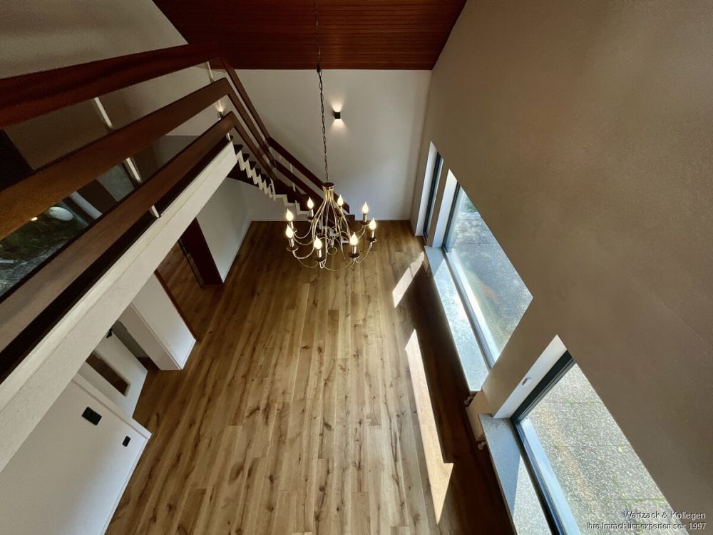 Blick von der Galerie ins Wohnzimmer