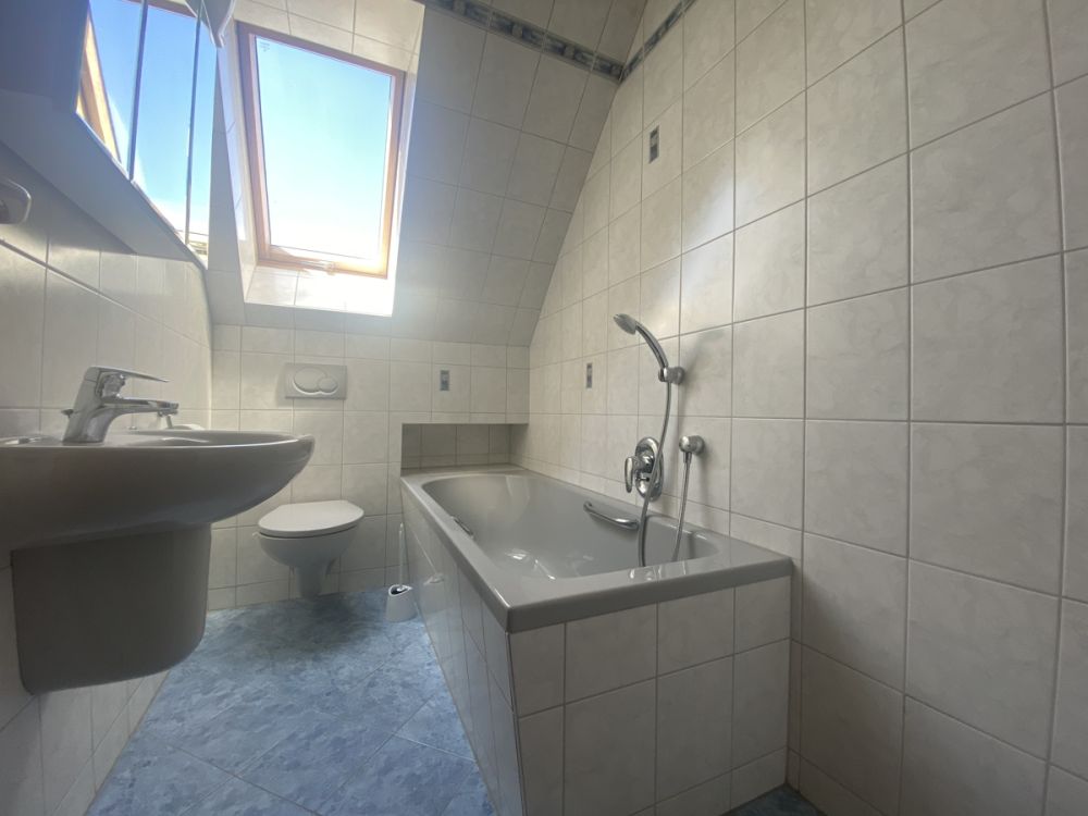 Wohnen am Merklsteig - Charmantes Reihenmittelhaus mit Garage, Wintergarten, Freischwimmbecken und zusätzlichem Gartengrundstück in begehrter Wohnlage in Weiden!