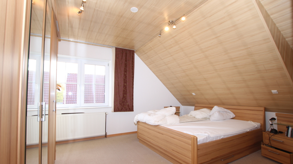 Großzügiges EFH/ZFH mit Doppelgarage in ruhiger und zentrumsnaher Sackgassenlage von OL-Osternburg