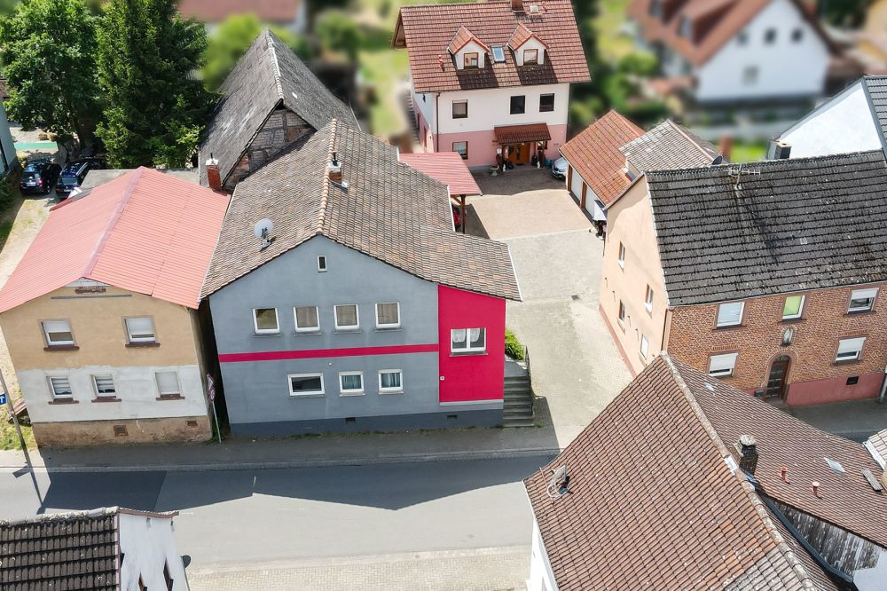 Ein- / Zwei-Familien-Haus in Erlenbach Mechenhard - interessant für Selbstnutzer & Kapitalanleger!