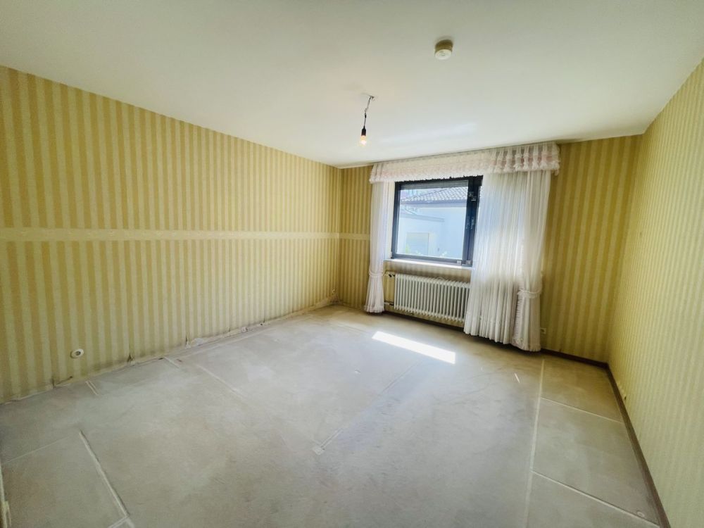 Freistehendes Einfamilienhaus                - Sprendlingen - Gute Lage