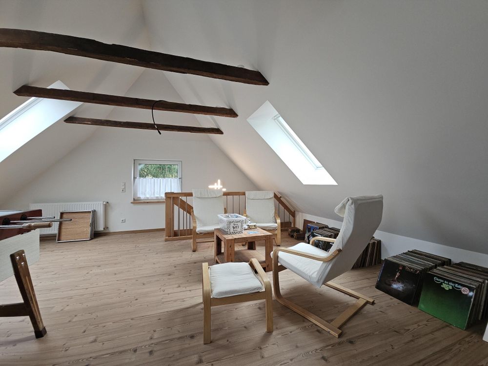 Modernes Wohnen in Alleinlage - auf großem Naturgrundstück und fußläufiger Entfernung zum NOK!