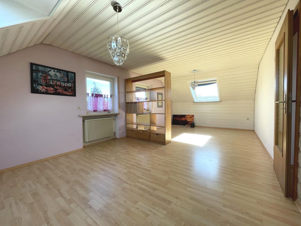 FLEXIBLES 2-FAMILIENHAUS IN ORTSRANDLAGE