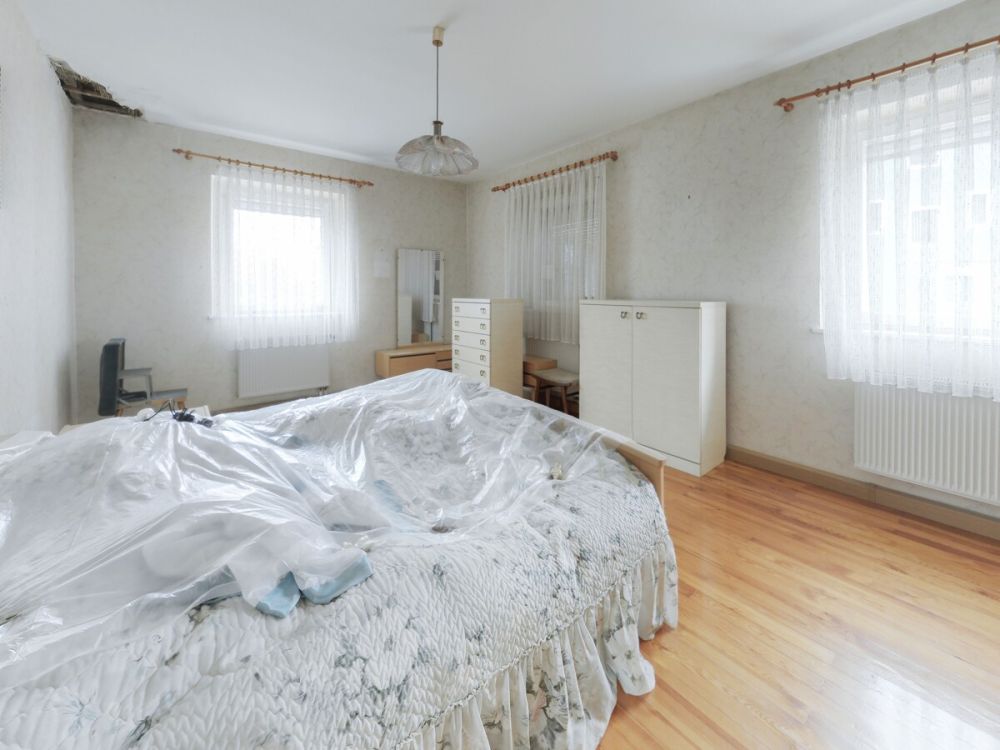 Wohnen mit Blick auf die Altmühl - Großes Einfamilienhaus in Ornbau! (13)